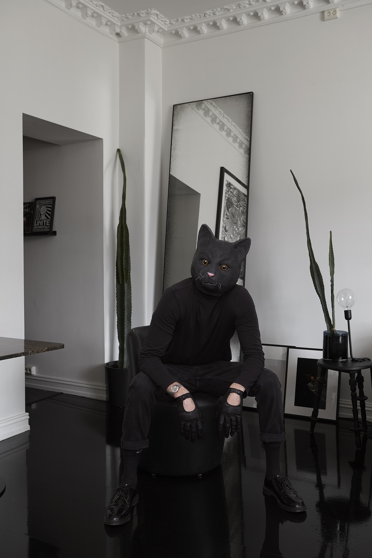 Milla Residents Black Cat_portrett_04_lowres_